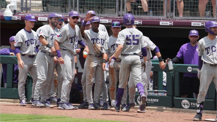 TCU+baseball+extends+the+season%2C+defeating+Oral+Roberts+3-1+on+June+4%2C+2022.+%28Photo+courtesy+of+GoFrogs.com%29