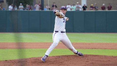 Starting pitcher Austin Krob tosses 5.1 innings giving up two earned runs and striking out five batters on June 5, 2022. (photo courtesy of GoFrogs.com)