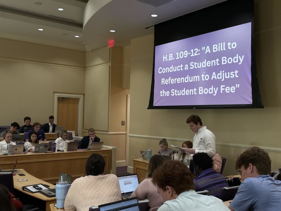 Student body treasurer Robby Gay presents the bill that will allow students to vote on the student body fee amount. (Ella Mercer/ Staff Writer)
