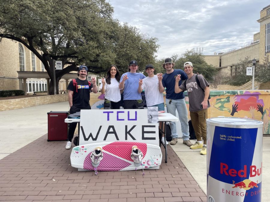 TCU wakeboarders pose for a picture at a tabling event near the library. From left to right: Christian Pizzarelli, Isabella Diruggiero, Padraig Fitzgerald, Matthew Moyer, Lawson Orradre and Blake Martin. (Ella M. Mercer/Staff Writer)