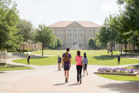 Students walking on the TCU campus. Photo courtesy of TCU admissions.