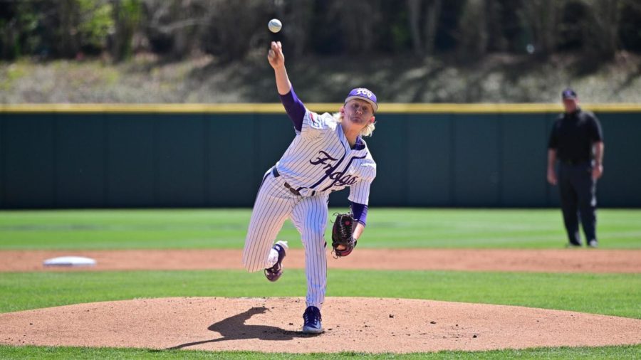 TCU+baseball+clinches+weekend+series+with+dominant+victory+against+Jayhawks