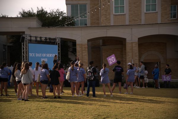 Students gather in the Campus Commons for TCU Day of Service. (Katie Mitchell/Staff Writer)
