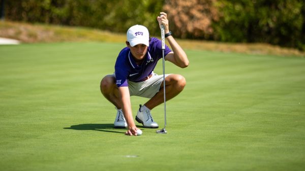 First year player Andrew Petruzzelli lines up a putt at the William H. Tucker Intercollegiate in Albuquerque, New Mexico on Sept. 26, 2023.