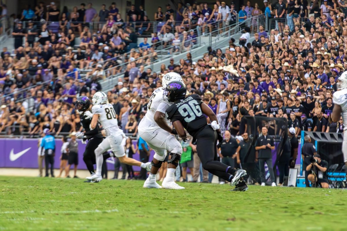 Travis Jackson avoiding a block.