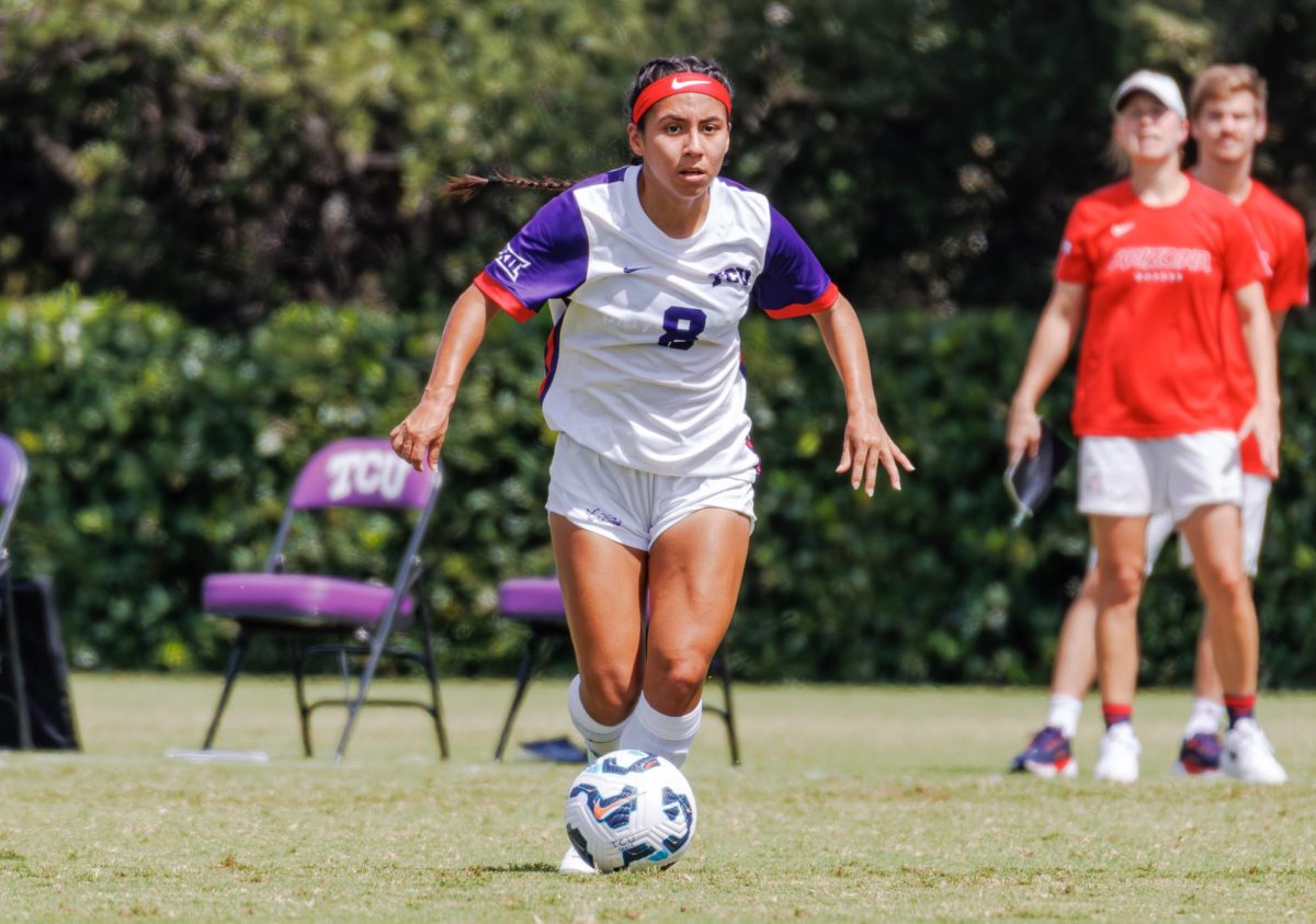 TCU midfielder Oli Pena dribbles the ball up field at Garvey-Rosenthal Stadium in Fort Worth, Texas on September 22nd, 2024. (TCU360/Tyler Chan)