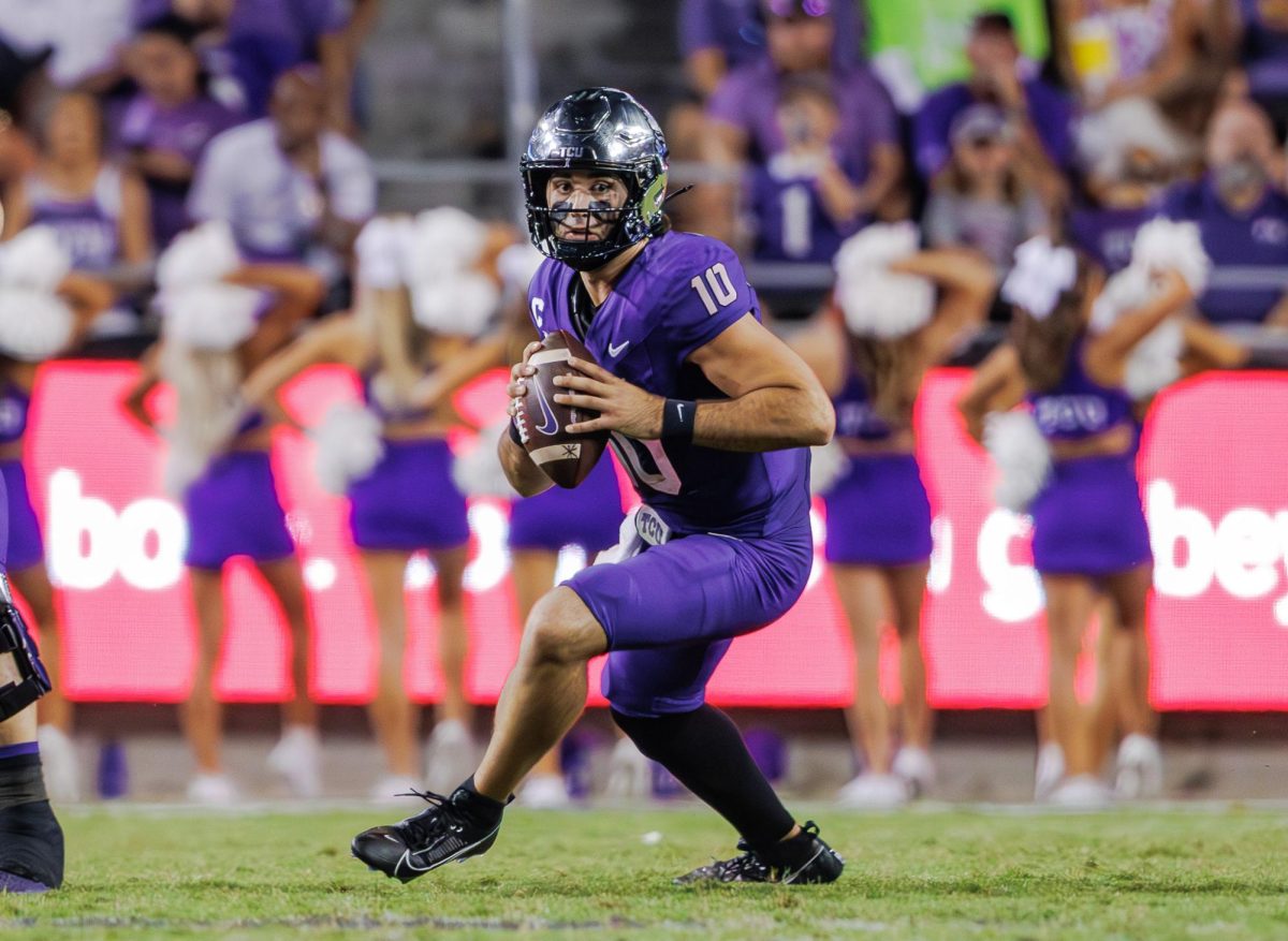 TCU quarterback Josh Hoover looks for his receivers at Amon G. Carter Stadium in Fort Worth, Texas on October 4th, 2024. The TCU Horned Frogs fell to the Houston Cougars 19-31 (TCU360/Tyler Chan)