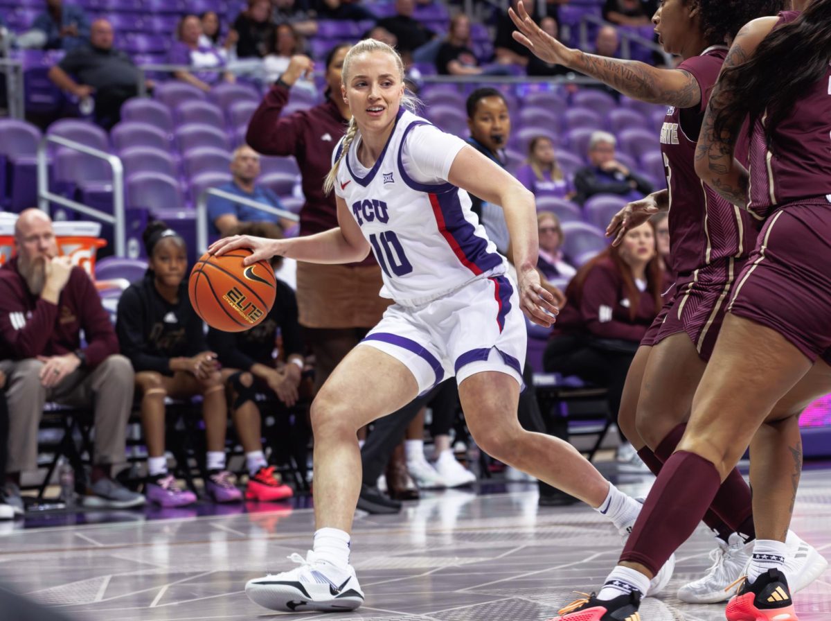 TCU guard Hailey Van Lith drives towards the basket at Schollmaier Arena in Fort Worth, Texas on November 13th, 2024. (TCU360/Tyler Chan)