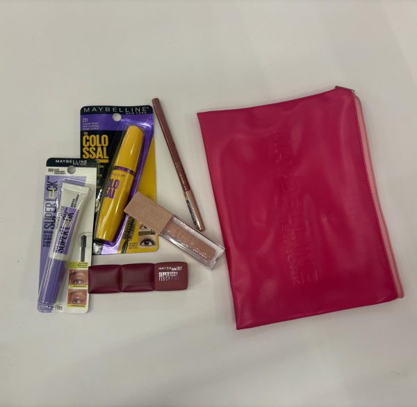 Maybelline's 'Maybe It’s Maybelline' tour brings beauty, confidence and mental health awareness to campuses nationwide 4 Maybelline's 'Maybe It’s Maybelline' tour brings beauty, confidence and mental health awareness to campuses nationwide