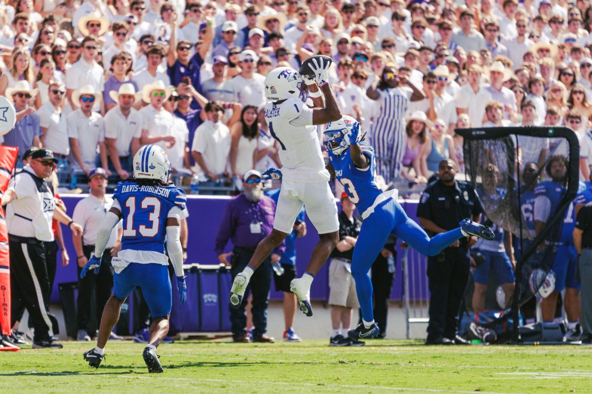 TCU wide receiver Eric McCallister catches the ball at Amon G. Carter Stadium in Fort Worth, Texas, Sep. 20, 2025. The TCU Horned Frogs beat the SMU Mustangs 35-24. (TCU360/Tyler Chan)