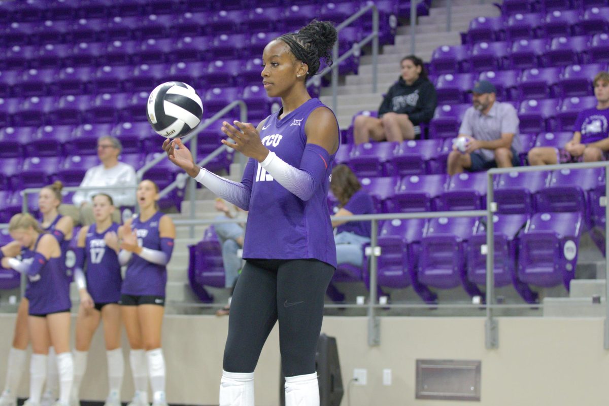 TCU outside hitter Samara Coleman prepares to serve the ball at Schollmaier Arena in Fort Worth, Texas Sep. 12, 2025. The TCU Horned Frogs defeated the Missouri Tigers 3-1 (TCU360/Logan Pope).