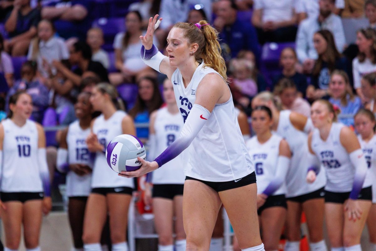 TCU setter Ella Foti gets ready to serve the ball at Schollmaier Arena in Fort Worth, Texas, Oct. 25, 2025. The TCU Horned frogs lost to the BYU Cougars 1-3. (TCU360/ Tyler Chan)