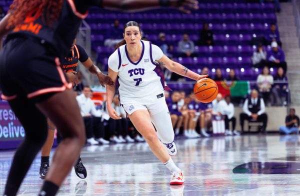 TCU forward Marta Suarez drives towards the basket at Schollmaier Arena in Fort Worth, Texas, Nov. 9, 2025. (TCU360/Tyler Chan)