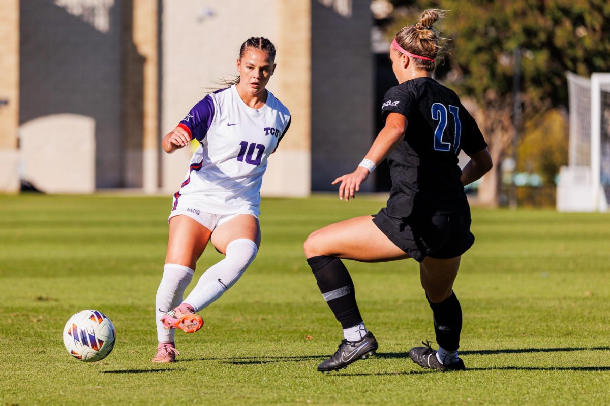 TCU midfielder Kamdyn Fuller passes the ball at Garvey-Rosenthal Stadium in Fort Worth, Texas, Nov. 3, 2025. The TCU Horned Frogs lost to the BYU Cougars 2-2 (3-4) in penalty kicks. (TCU360/Tyler Chan)