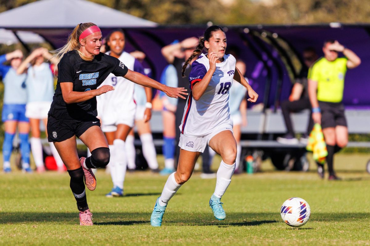 TCU midfielder Emma Yolinsky dribbles the ball down field at Garvey-Rosenthal Stadium in Fort Worth, Texas, Nov. 3, 2025. The TCU Horned Frogs lost to the BYU Cougars 2-2 (3-4) in penalty kicks. (TCU360/Tyler Chan)