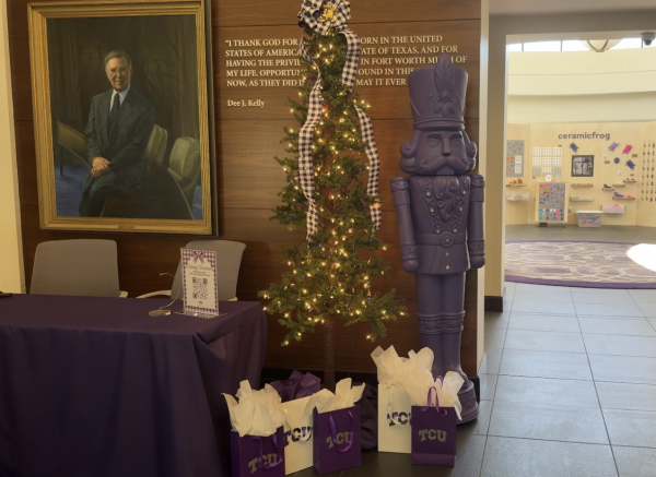 The Dee J. Kelly Alumni & Visitors Center lobby is decked out for the holidays. (Perrin Gilman)