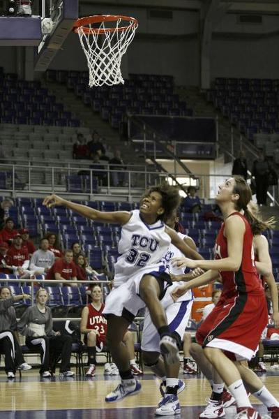 MWC frontrunner to face Lady Frogs
