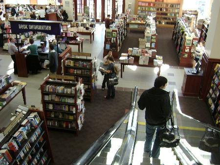 University bookstore back in business