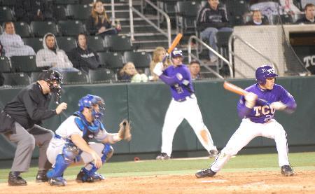 Horned Frogs win pitchers duel with Mavericks