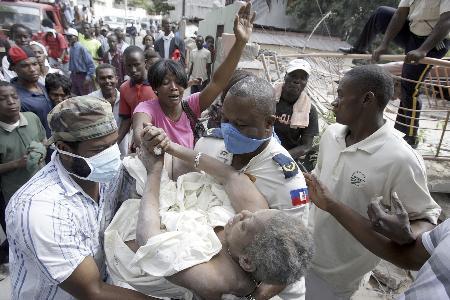 Haiti earthquake prompts convoys of relief and donations