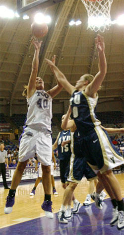 Womens Basketball: Lady Frogs blow out Aztecs 80-39