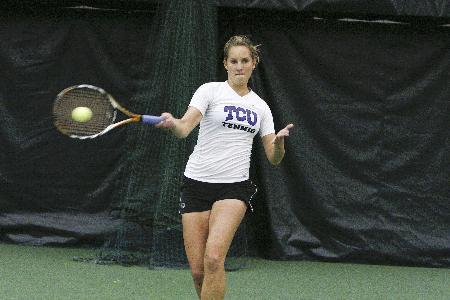 Womens tennis team hopes to rebound with Texas A&M