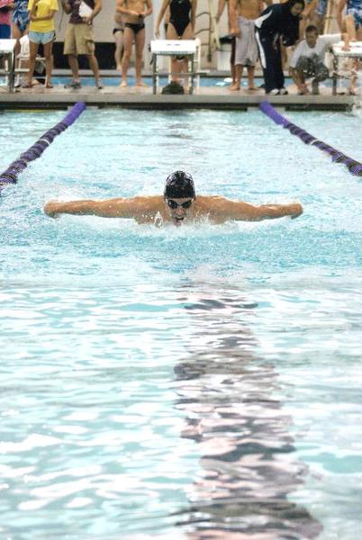 Swimming and diving teams fall to BYU