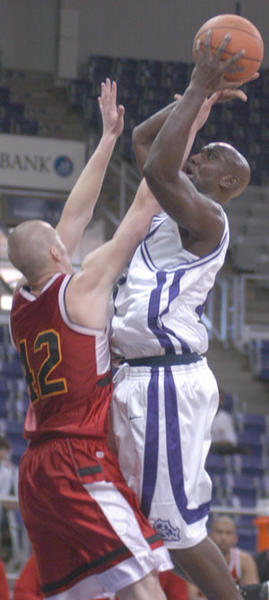 Mens Basketball: Frogs looking to improve